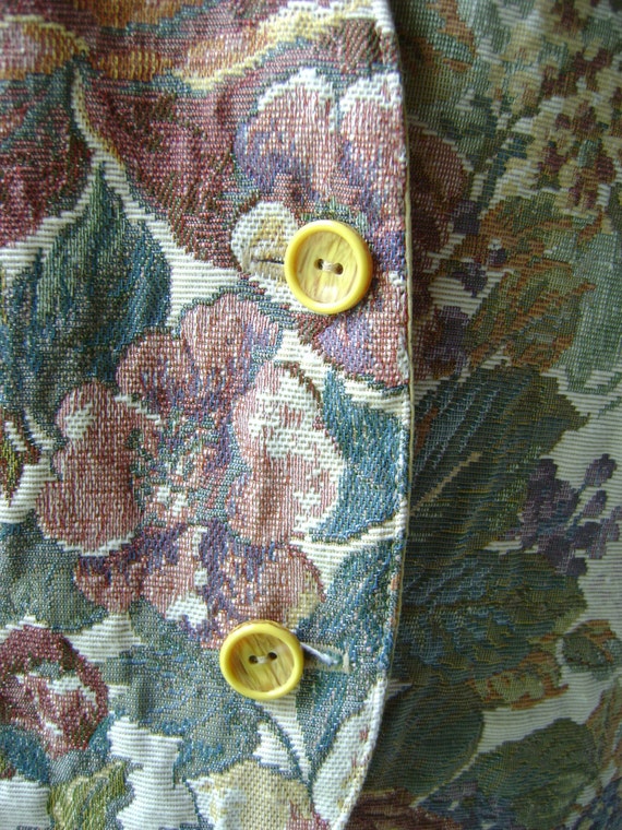 80s Floral Tapestry Leather Vest Button Down Fron… - image 4