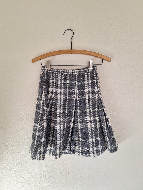 Mini Skirt White Pleated Skirt 1970s Vintage 70s Gray And White