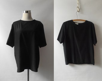 chemisier noir minimaliste à manches courtes des années 80, taille 12 moyenne grande, chemise décontractée basique fluide et légère pour femmes, garde-robe capsule des années 80