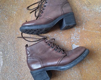 Vintage jaren 90 bruine leren enkellaarzen, dikke hak veters, damesmaat 7