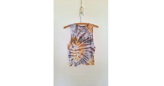 upcycled tie dyed Def Leppard cotton blend tee, s… - image 1