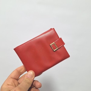 Cartera roja vintage de los años 60: bolso de mano de mediados de siglo, accesorio retro moderno, billetera clásica de piel sintética, cartera estilo rockabilly, monedero de los años 60
