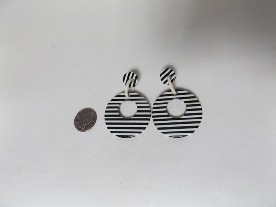 vintage 80s black white stripe earrings - oversiz… - image 2