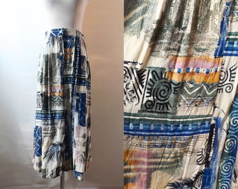 80s crinkle midi length skirt, medium, abstract print pull on mid length skirt, vintage 1980s mini dress, boho hippie fashion, women's