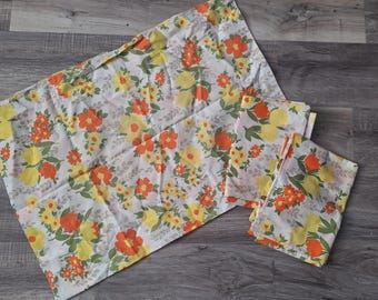 Vintage Floral Pillowcases – 60s Retro Standard Covers, Set of 3