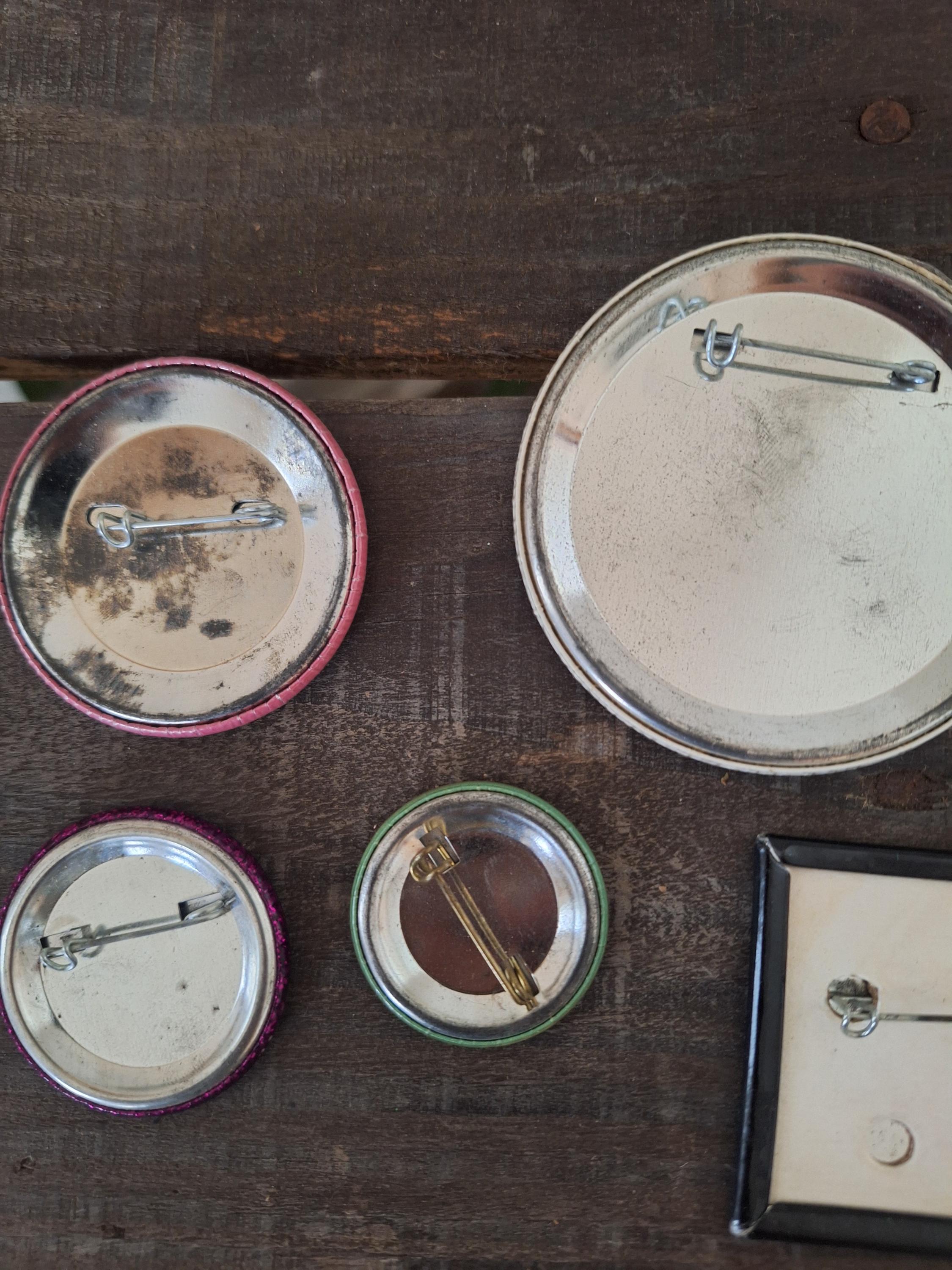 ヴィンテージ80年代ピンバッジコレクション、レトロバッジコレクション