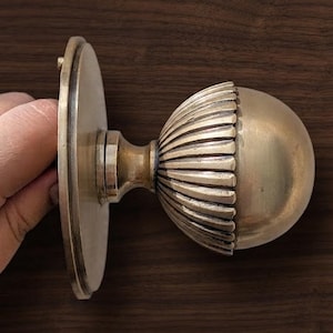Vintage Mid-Century Solid Brass Center Door Knob | 70sFixed Centre Fluted Ball Pull with Backplate | Heavy Architectural Entry Hardware