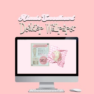 Op de afbeelding: Een computerscherm toont een roze achtergrond met de tekst "Atomic Sweetheart Desktop Wallpaper". Het scherm toont een milkshake-menu en een bolletje ijs in een roze geruite servet. Een witte muis staat eronder.