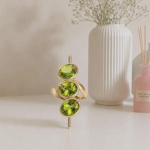 18k gouden martini-olijfring, art-deco peridotrobijnaccent, sterlingzilveren statement-ring