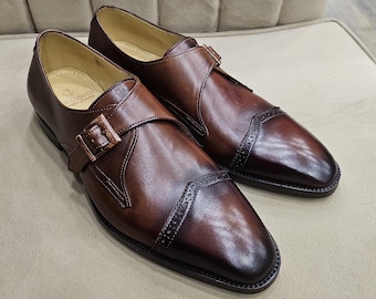 Chaussures habillées artisanales en cuir marron à bride arrière, style oxford à bouts ronds
