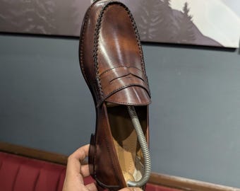 Mocasines Penny Loaf de cuero marrón hechos a mano: Zapatos de vestir clásicos con puntera mocasín.