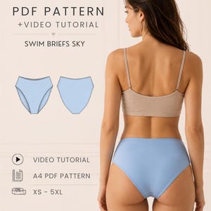 Könnte beinhalten: Ein PDF-Schnittmuster und Video-Tutorial für himmelblaue Badehosen. Das Bild zeigt den Text PDF PATTERN + VIDEO TUTORIAL, SWIM BRIEFS SKY, VIDEO TUTORIAL, A4 PDF PATTERN, XS - 5XL und OLI PATTERN sowie eine Illustration einer hellblauen Badehose.