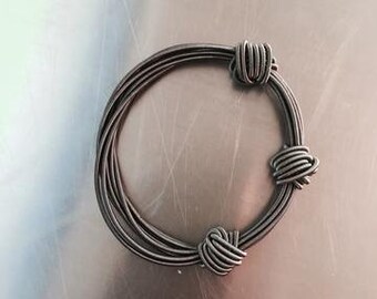 Piano Wire Bracelet with knots Slate