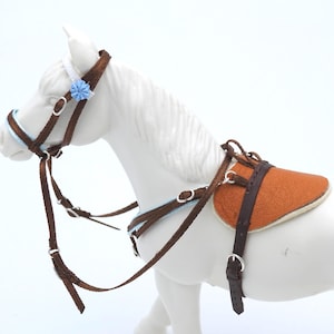 Bareback Schabracke & gebisslose Trense für Schleich Pferde – Handgefertigtes Leder mit Zierniete, verstellbar, Pferd NICHT inklusive Braun