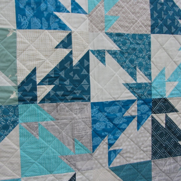 Triangle Challenge - modern quilt pattern - quilts patchwork sewing Fat Quater friendly