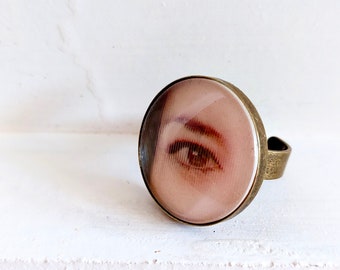 Winking eye, Blinking Eye ring. 3D effect. Vari-Vue Lenticular 3D. Holographic gift for her. blink rings for women, fun jewelry