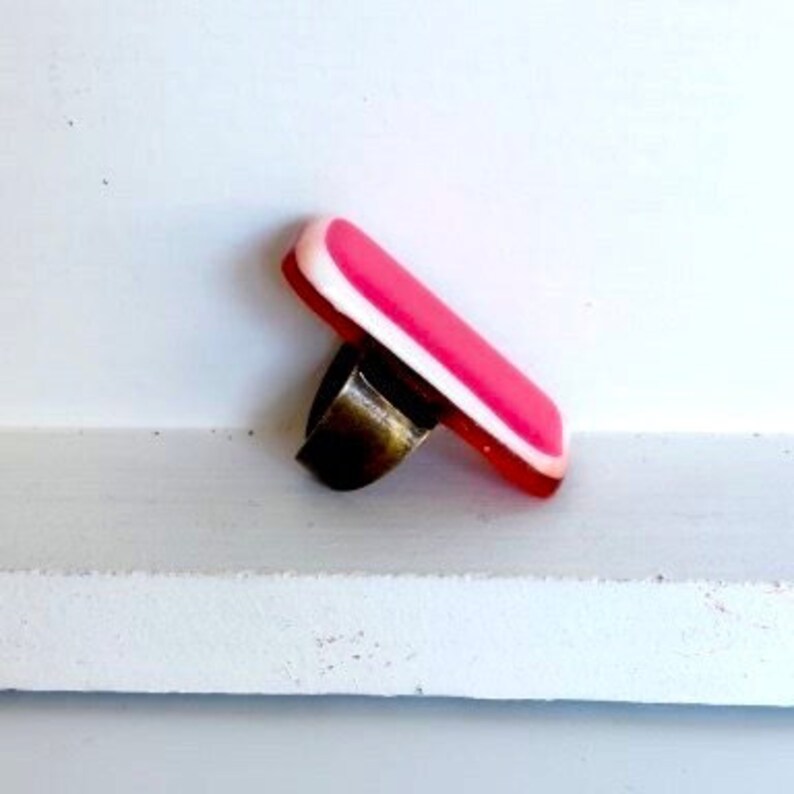 Resin ring Rothko inspired. Pink ring fuchsia ring. Ombre ring. Modern jewelry. Cocktail ring. Rothko. oversized ring, bold ring image 5