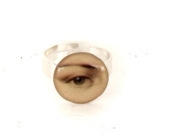 Lover's eye, resin ring, Eye ring. Signet ring. Modern Jewelry. Gift for her, lips ring, kiss ring, face ring. victorian eye ring