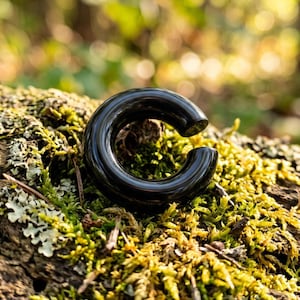 Black Obsidian Ear Cuff Stone Plugs stone gauges Conch Cartilage Wrap Non Pierced Gothic Black Ring Single or Pair