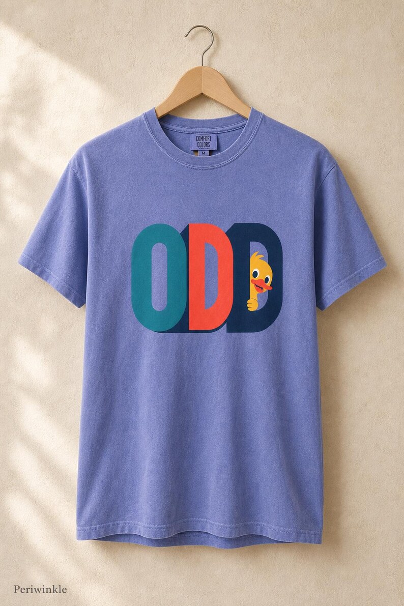 Odd Duck T-Shirt, Cute Yellow Duckling Peeking Behind Bold ODD Typography Tee, Quirky Weirdo Graphic Shirt, Funny Gift immagine 1