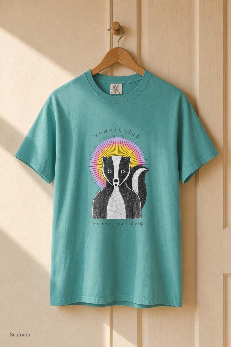 Undefeated Personal Space Champ Skunk T-Shirt, Funny Introvert Tee, Stippled Skunk Portrait with Sunburst Halo Graphic Tee Bild 9
