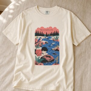 Memorize Something Living T-Shirt, Folk Illustration Tee with Child and Salamander at the Creek, Nature Lover Gift Bild 7