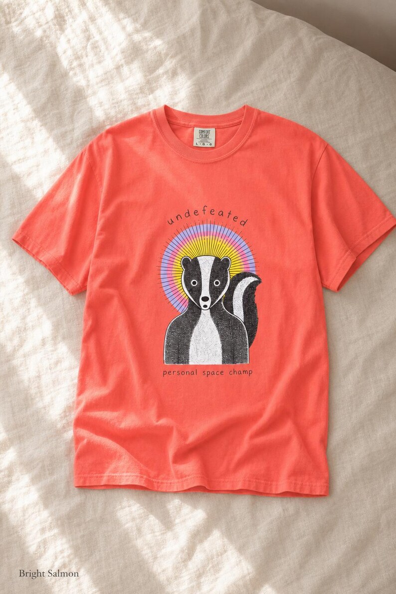 Undefeated Personal Space Champ Skunk T-Shirt, Funny Introvert Tee, Stippled Skunk Portrait with Sunburst Halo Graphic Tee Bild 10