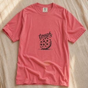 Tough Cookie T-Shirt, Hand-Lettered Chocolate Chip Cookie Graphic Tee, Black and White Ink Illustration Shirt zdjęcie 15