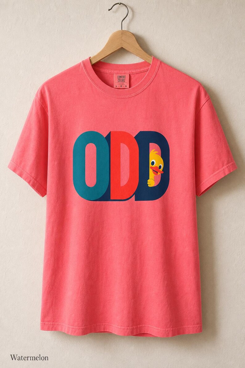 Odd Duck T-Shirt, Cute Yellow Duckling Peeking Behind Bold ODD Typography Tee, Quirky Weirdo Graphic Shirt, Funny Gift immagine 16