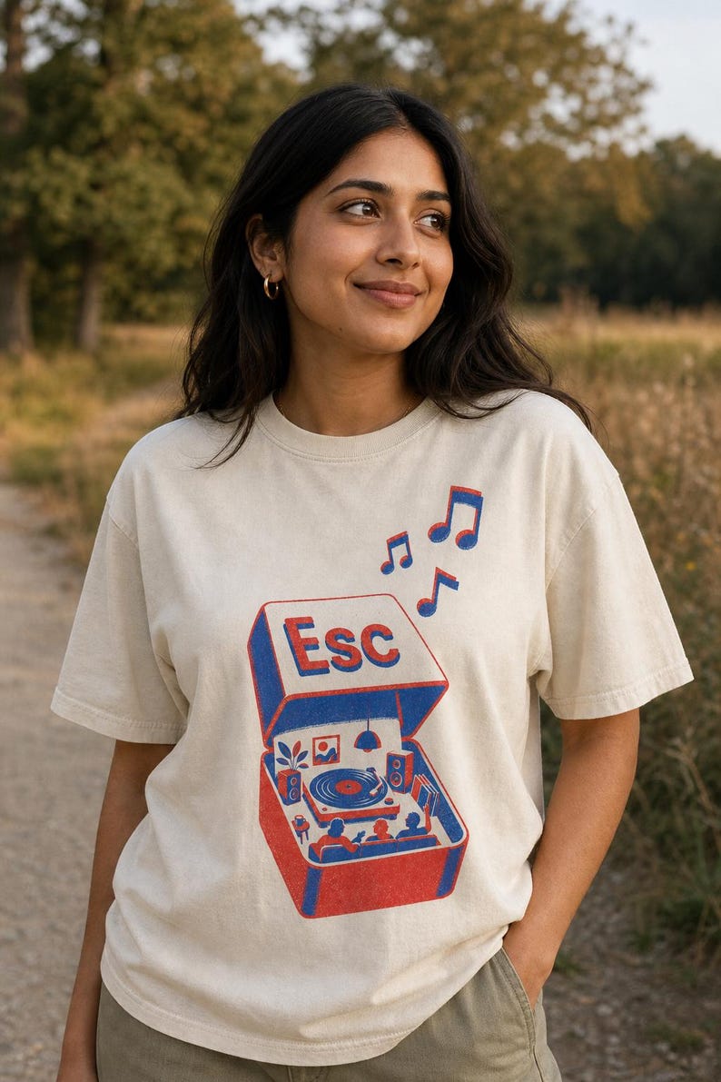 T-shirt tourne-disque clé d'échappement à impression Riso image 2