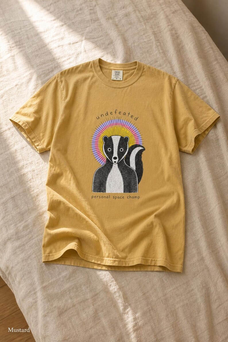 Undefeated Personal Space Champ Skunk T-Shirt, Funny Introvert Tee, Stippled Skunk Portrait with Sunburst Halo Graphic Tee Bild 11