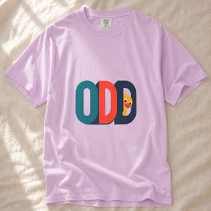 Odd Duck T-Shirt, Cute Yellow Duckling Peeking Behind Bold ODD Typography Tee, Quirky Weirdo Graphic Shirt, Funny Gift immagine 18