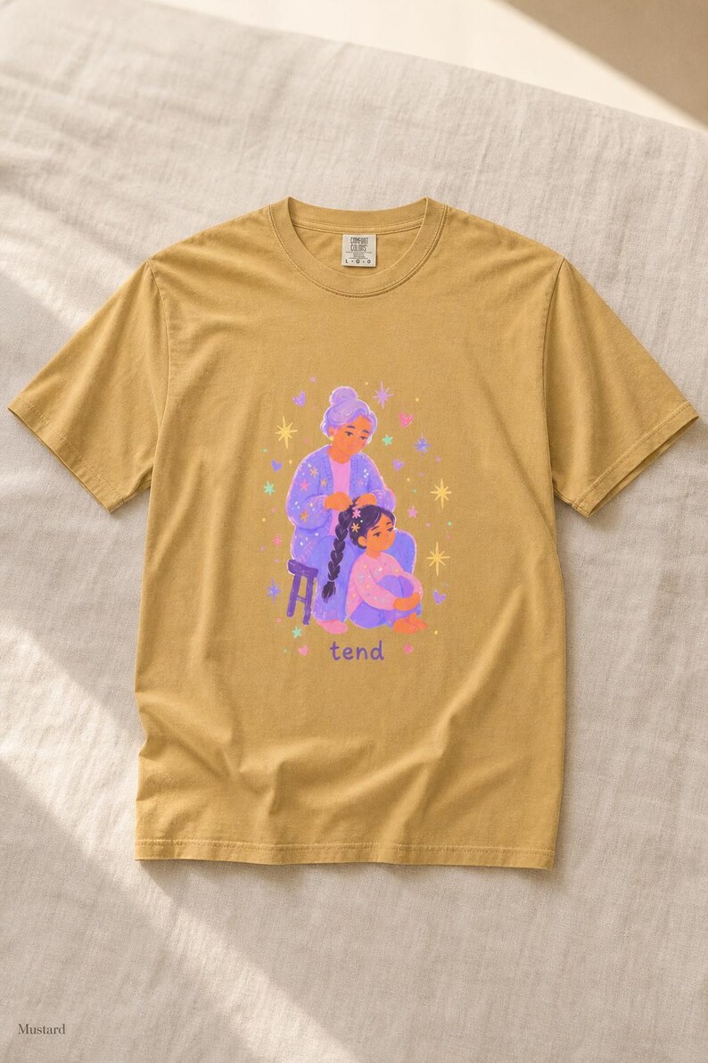 Grandmother Braiding Granddaughter's Hair T-Shirt, Tend Pastel Illustration Tee, Intergenerational Care Graphic Tee, Soft Family Shirt imagem 12