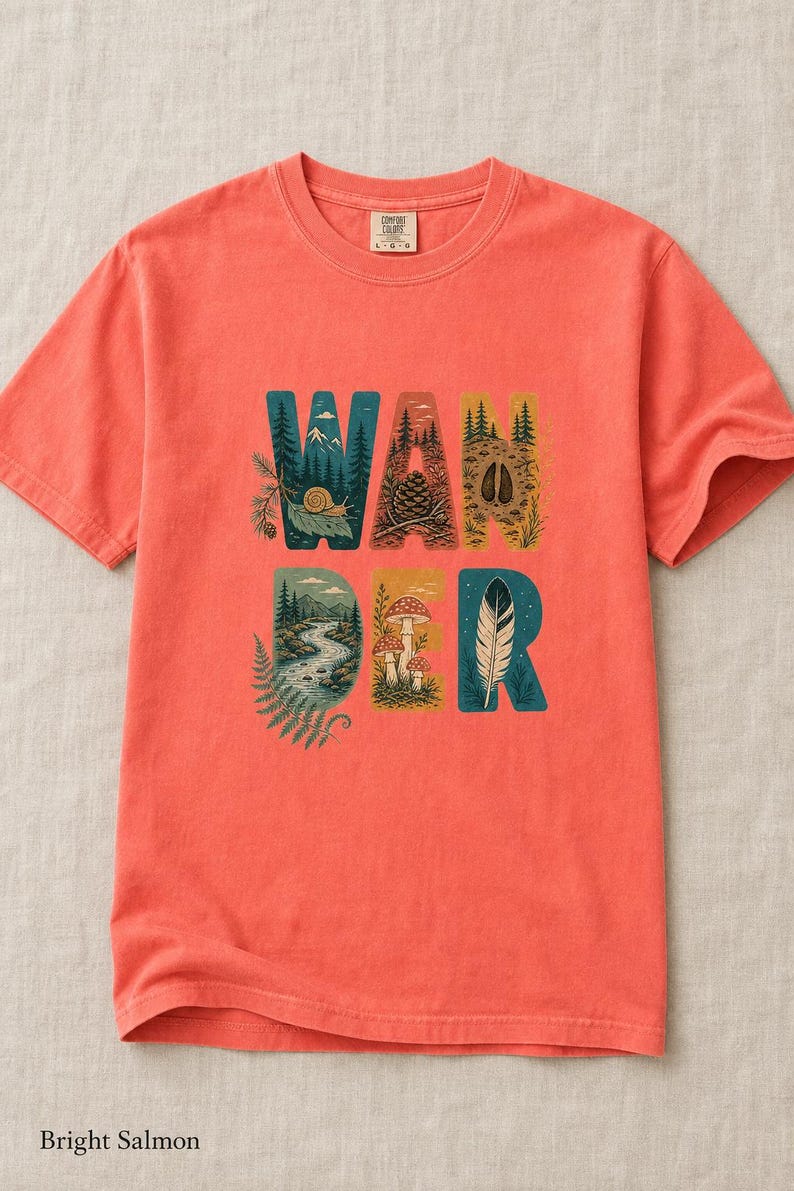 Camiseta con estampado de escenas de la naturaleza, camiseta de senderismo con letras ilustradas en el bosque, camiseta con estampado de piñas, setas y plumas. imagen 10