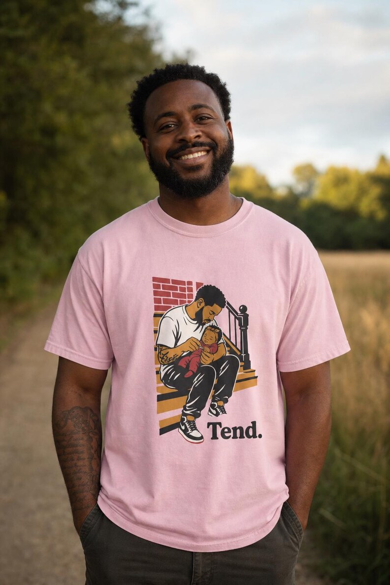 Tend Father and Baby Brownstone Stoop T-Shirt Bold Comic Illustration Fatherhood Graphic Tee Black Dad Gift 画像 3