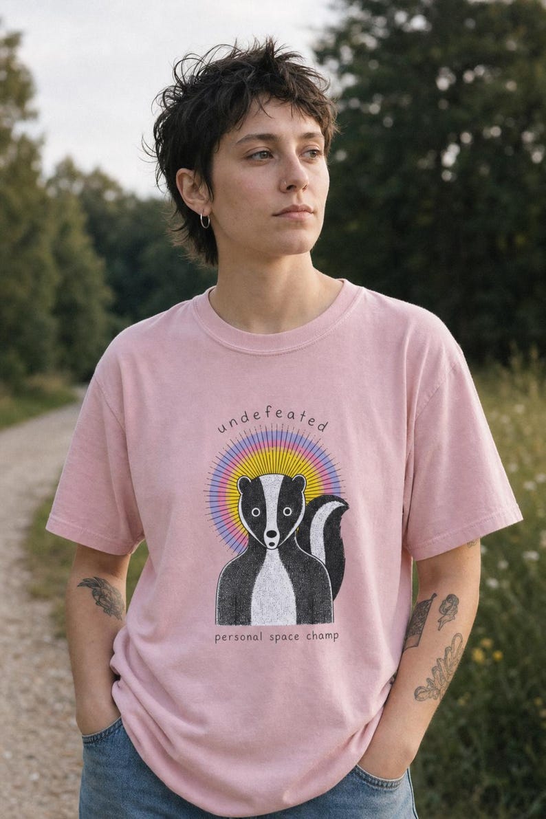 Undefeated Personal Space Champ Skunk T-Shirt, Funny Introvert Tee, Stippled Skunk Portrait with Sunburst Halo Graphic Tee Bild 3