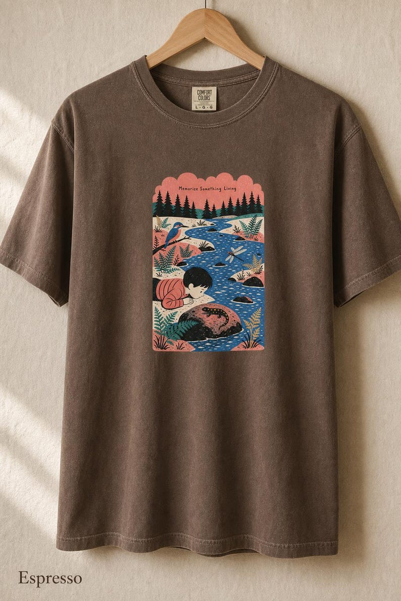 Memorize Something Living T-Shirt, Folk Illustration Tee with Child and Salamander at the Creek, Nature Lover Gift Bild 17