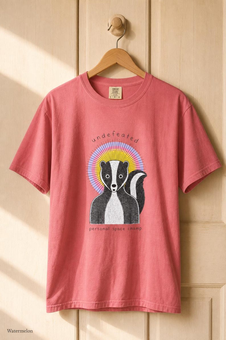 Undefeated Personal Space Champ Skunk T-Shirt, Funny Introvert Tee, Stippled Skunk Portrait with Sunburst Halo Graphic Tee Bild 14