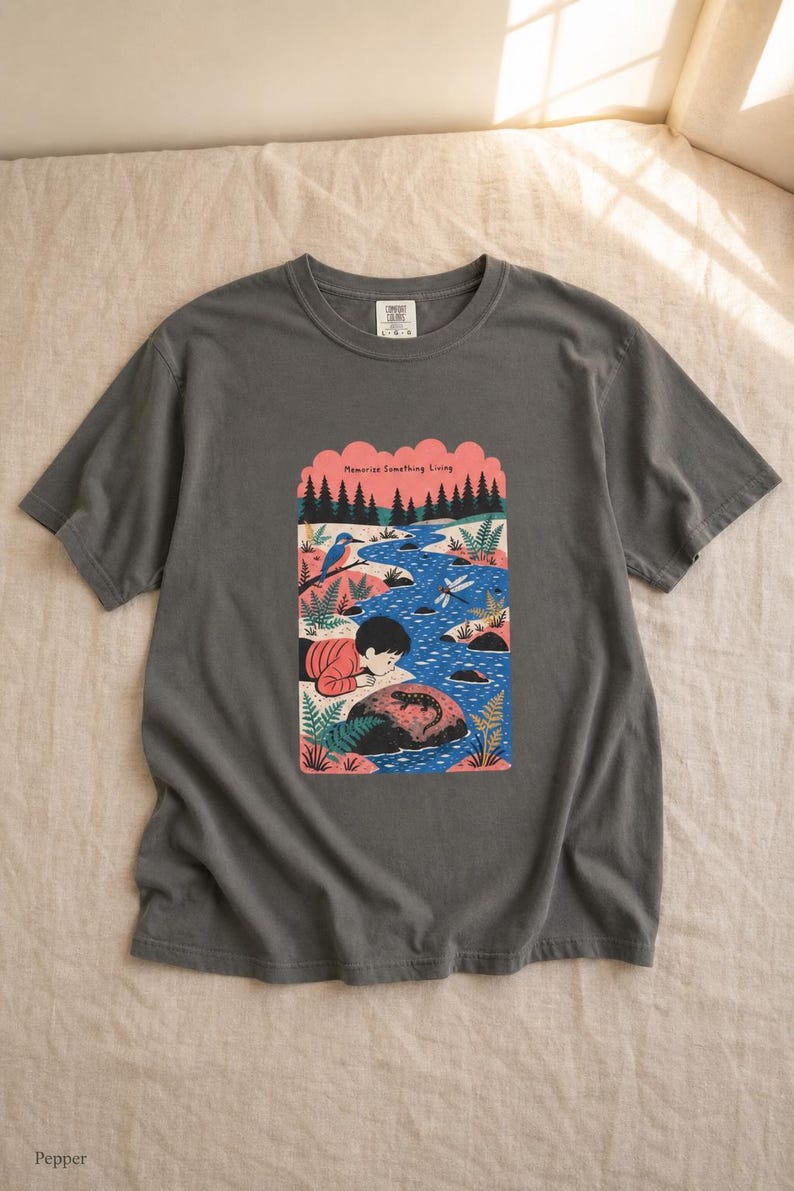 Memorize Something Living T-Shirt, Folk Illustration Tee with Child and Salamander at the Creek, Nature Lover Gift Bild 13