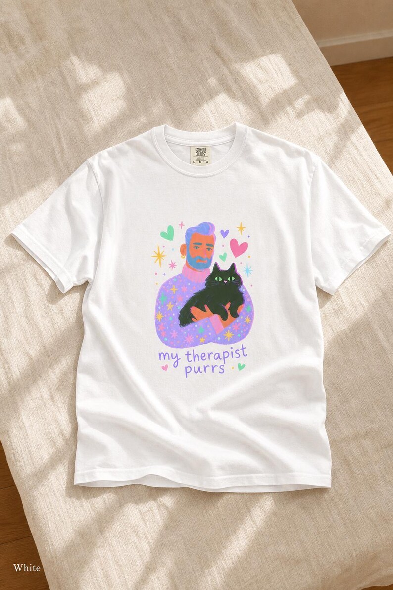 My Therapist Purrs T-Shirt, Bearded Man Holding Black Cat Tee, Cat Lover Gouache Illustration, Mental Health Cat Mom Dad Shirt imagem 4