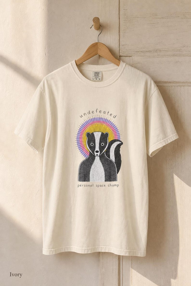 Undefeated Personal Space Champ Skunk T-Shirt, Funny Introvert Tee, Stippled Skunk Portrait with Sunburst Halo Graphic Tee Bild 6