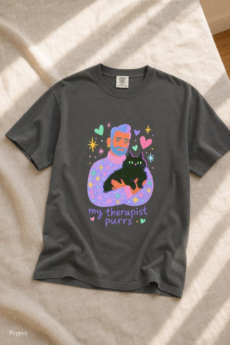 My Therapist Purrs T-Shirt, Bearded Man Holding Black Cat Tee, Cat Lover Gouache Illustration, Mental Health Cat Mom Dad Shirt imagem 13