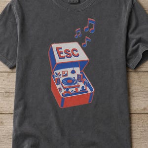 T-shirt tourne-disque clé d'échappement à impression Riso image 13
