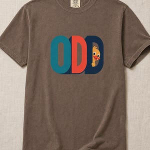 Odd Duck T-Shirt, Cute Yellow Duckling Peeking Behind Bold ODD Typography Tee, Quirky Weirdo Graphic Shirt, Funny Gift immagine 17