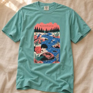 Memorize Something Living T-Shirt, Folk Illustration Tee with Child and Salamander at the Creek, Nature Lover Gift Bild 10