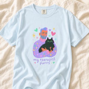 My Therapist Purrs T-Shirt, Bearded Man Holding Black Cat Tee, Cat Lover Gouache Illustration, Mental Health Cat Mom Dad Shirt imagem 9