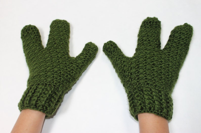 Crochet PATTERN, TurtleHands Pattern, Minion Hands Pattern , Alien Hands Pattern, Crochet Gloves Pattern, 3 Finger Gloves Pattern CP-003 image 2