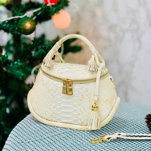 Handtaschen aus echtem Pythonleder | Handgefertigte, exotische Henkeltaschen in natürlichem Beige | Einzigartige Handtasche