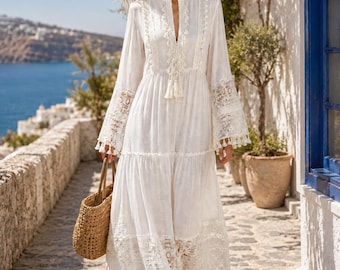 Vestido largo bohemio de encaje, ropa vaporosa para vacaciones en la playa o resort.