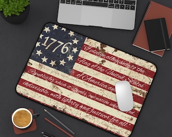 Vintage Americana Desk Mat Mouse Pad: Retro American Flag Design for Patriotic Office Vibes - Perfect for 4th of July Independence Day